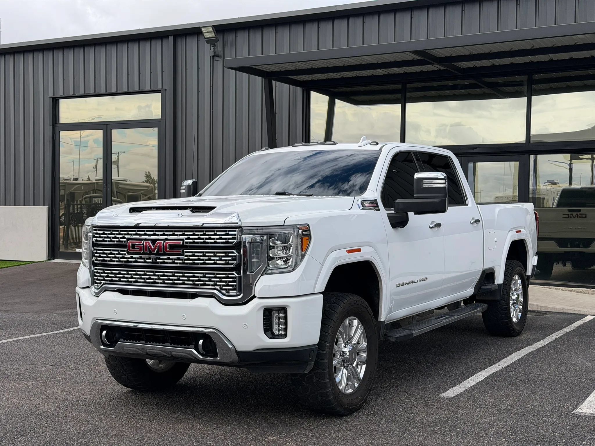 Used 2020 GMC Sierra 2500 Denali w/ Denali Ultimate Package AWD/4WD image 1