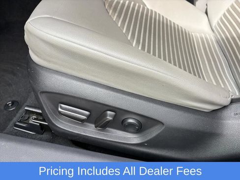 Used 2022 Toyota Camry SE FWD image 15