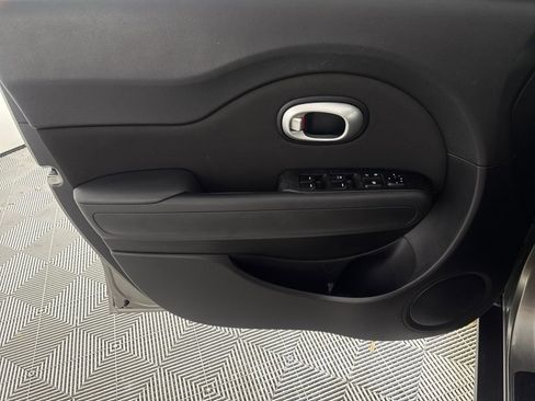 Used 2015 Kia Soul image 9