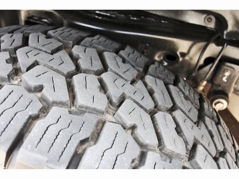 Used 2023 Jeep Gladiator Mojave w/ Cold Weather Group image 31