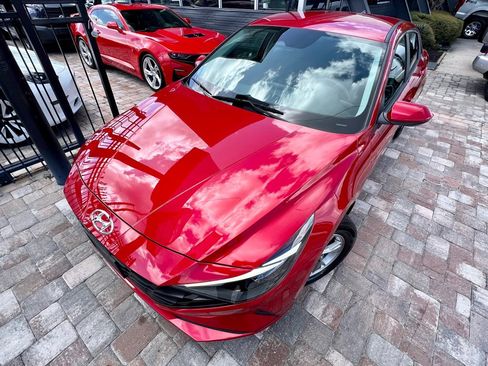 Used 2021 Hyundai Elantra SE image 27