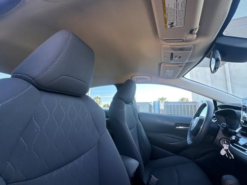 Used 2021 Toyota Corolla LE image 15