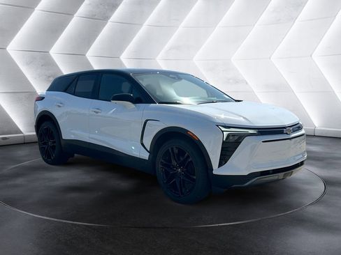 New 2026 Chevrolet Blazer EV LT w/ LPO, Blackout Package FWD image 7