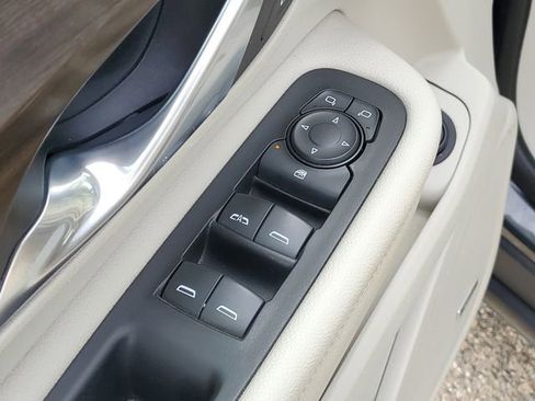 Used 2018 GMC Terrain Denali w/ Driver Alert Package II AWD/4WD image 12