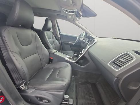 Used 2016 Volvo XC60 T6 w/ Proximity Package image 15