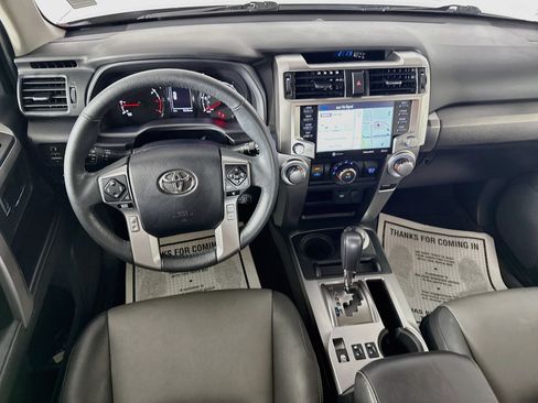 Used 2020 Toyota 4Runner SR5 Premium w/ Moonroof Package AWD/4WD image 28