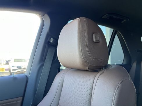 Certified 2025 Mercedes-Benz GLE 450e 4MATIC image 39