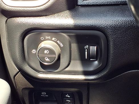 Used 2022 RAM 1500 Big Horn AWD/4WD image 19