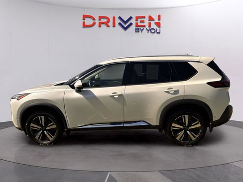 Used 2023 Nissan Rogue SL w/ SL Premium Package FWD image 2