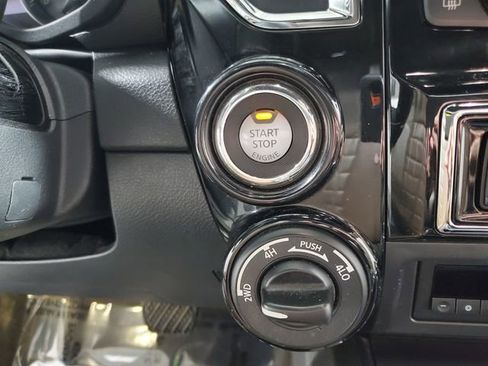 Used 2021 Nissan Titan Platinum Reserve w/ Moonroof Package image 22