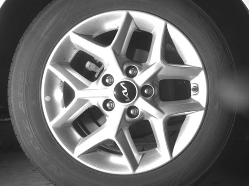 Used 2025 Kia Soul LX w/ LX Technology Package FWD image 31