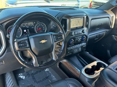 Used 2021 Chevrolet Silverado 1500 High Country w/ Technology Package AWD/4WD image 3