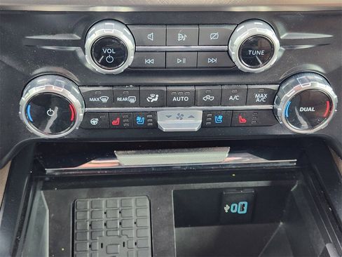 Used 2024 Ford F250 King Ranch w/ Chrome Package image 18