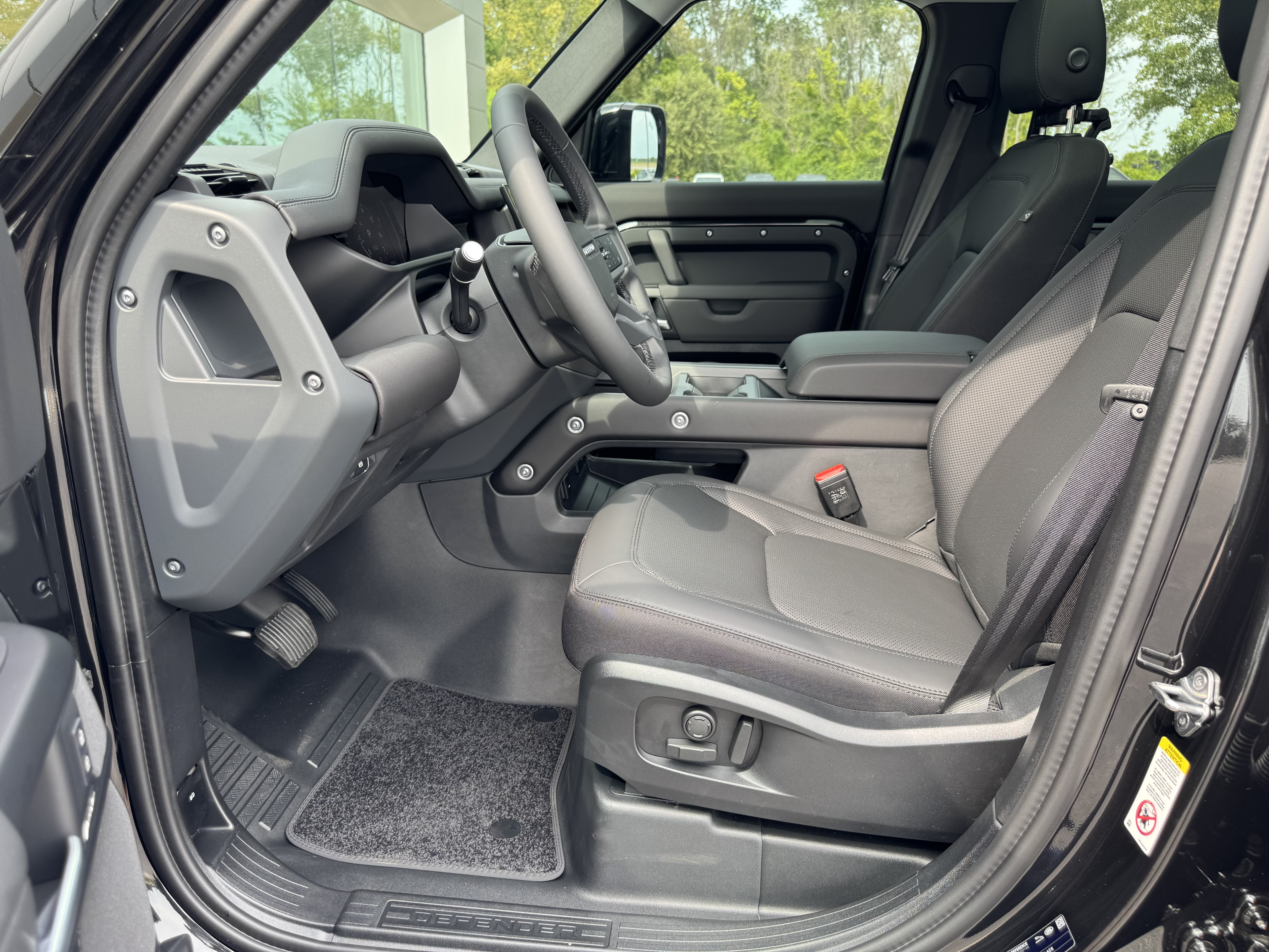 New 2026 Land Rover Defender 110 S AWD/4WD image 14