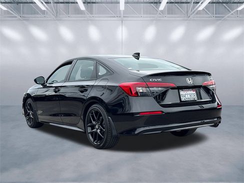 Used 2023 Honda Civic Sport image 4