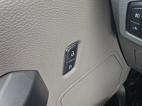 Used 2017 Ford F150 XLT AWD/4WD image 19