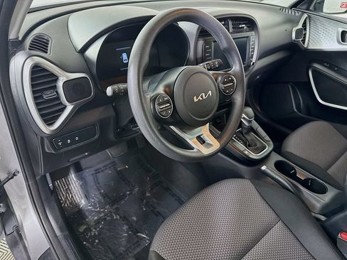 Used 2024 Kia Soul LX w/ Option Group 015 FWD image 17
