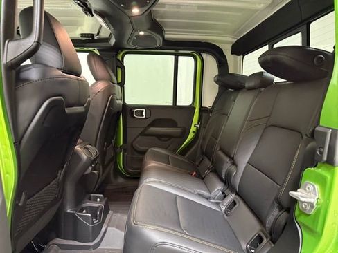 New 2026 Jeep Gladiator Sahara image 17