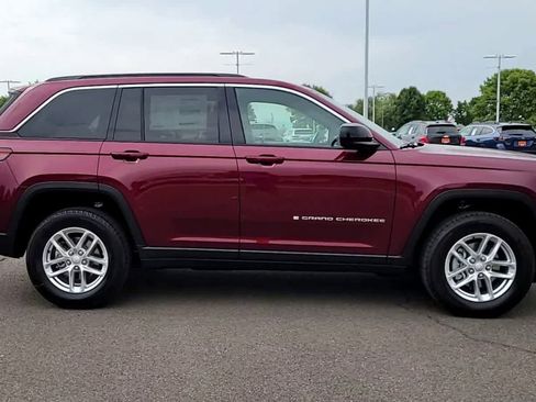New 2025 Jeep Grand Cherokee Laredo X w/ Luxury Tech Group I image 9