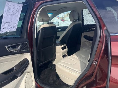 Used 2015 Ford Edge Titanium w/ Technology Package FWD image 9