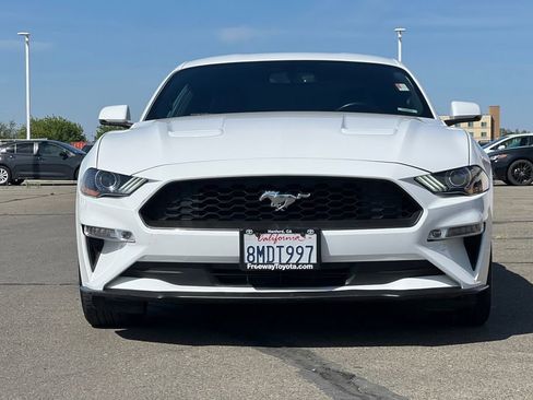 Used 2019 Ford Mustang Premium image 11