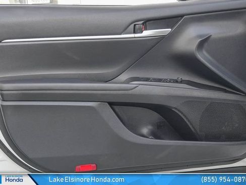 Used 2024 Toyota Camry SE FWD image 13