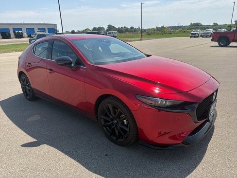 Used 2023 MAZDA MAZDA3 Hatchback w/Premium Plus Pkg AWD/4WD image 3