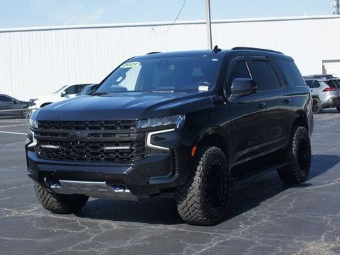 Certified 2021 Chevrolet Tahoe Z71 w/ Luxury Package image 2