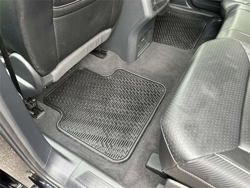 Certified 2022 Volkswagen Atlas Cross Sport SE image 15