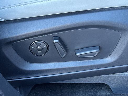 Used 2025 Ford Explorer Platinum w/ Ultimate Package image 33