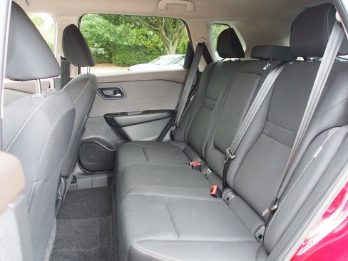 Used 2023 Nissan Rogue S FWD image 18