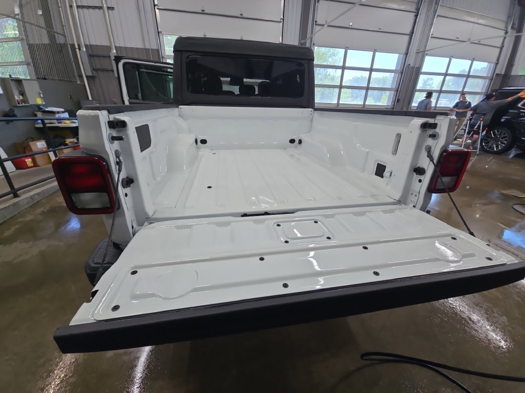 New 2026 Jeep Gladiator Sport AWD/4WD image 13