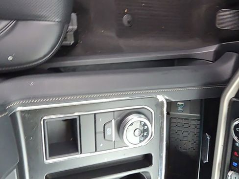 Used 2024 Ford Expedition XLT image 33