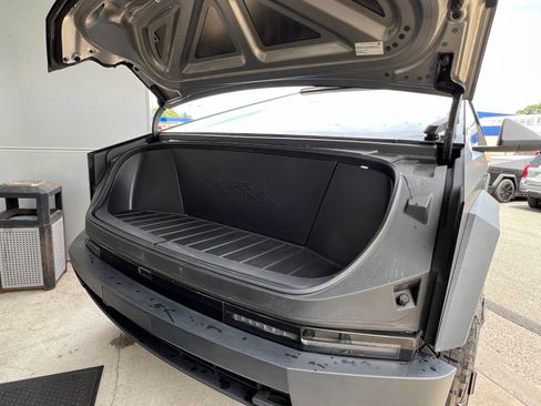 Used 2024 Tesla Cybertruck Cyberbeast AWD/4WD image 37