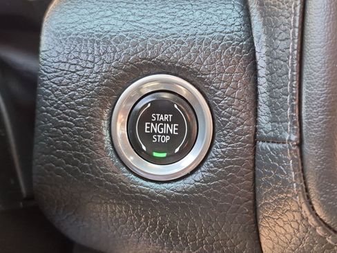 Used 2021 GMC Yukon Denali w/ Denali Premium Package AWD/4WD image 19