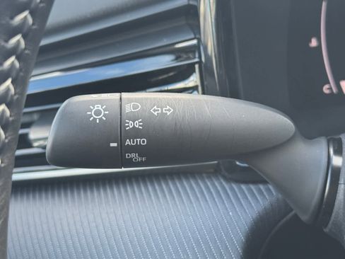 Used 2025 Toyota Camry SE image 19