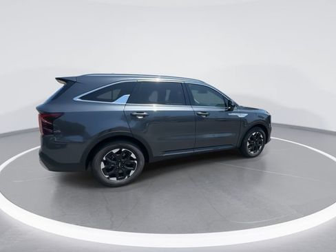 Used 2024 Kia Sorento S FWD image 8