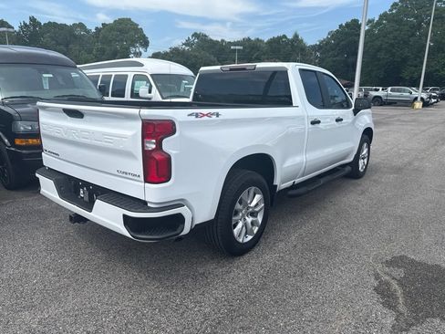 Used 2022 Chevrolet Silverado 1500 Custom AWD/4WD image 5