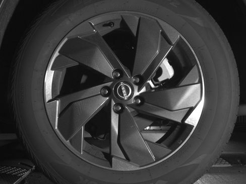 Used 2025 Nissan Rogue SV AWD/4WD image 13