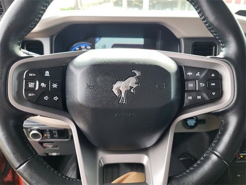 Used 2024 Ford Bronco Wildtrak image 3