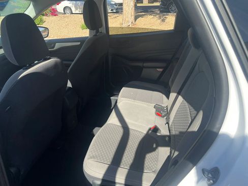 Used 2022 Ford Escape SE FWD image 9