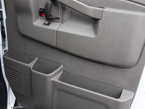 Used 2025 Chevrolet Express 3500 LT w/ LT Preferred Equipment Group image 9