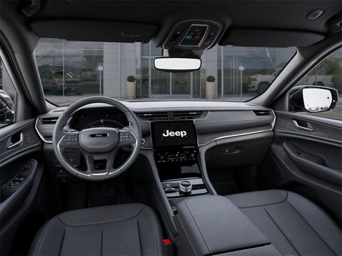 New 2025 Jeep Grand Cherokee Limited image 14