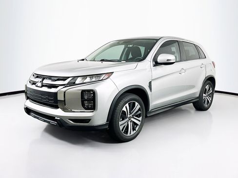 Used 2021 Mitsubishi Outlander Sport SE FWD image 3