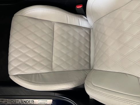 Used 2023 Mitsubishi Outlander SEL 40th Anniversary image 24