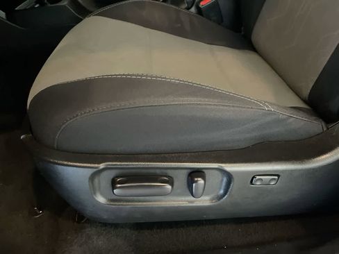 Used 2023 Toyota Tacoma TRD Off-Road image 12