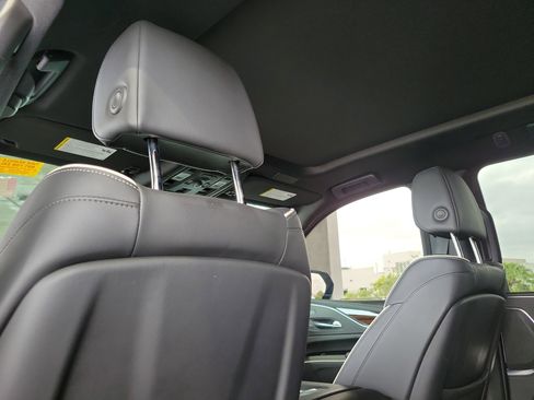 Used 2022 Cadillac Escalade ESV Premium Luxury w/ Performance Package image 11