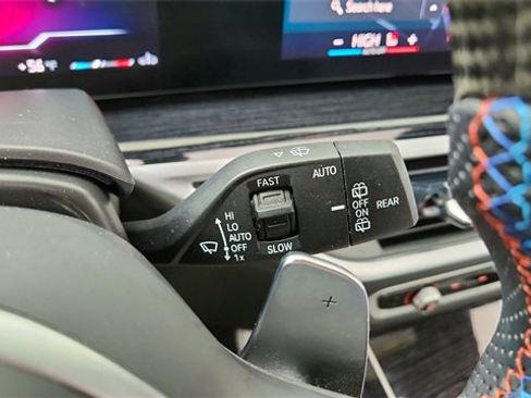 Used 2025 BMW X7 xDrive40i w/ M Sport Package image 46