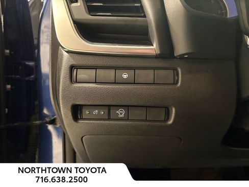 Used 2023 Nissan Rogue SV image 15