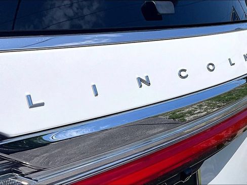 Used 2021 Lincoln Navigator Reserve w/ Luxury Package AWD/4WD image 25